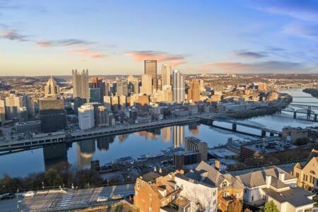 Charming Studio-Panoramic View-Your Pittsburgh Sanctuary Leilighet Eksteriør bilde