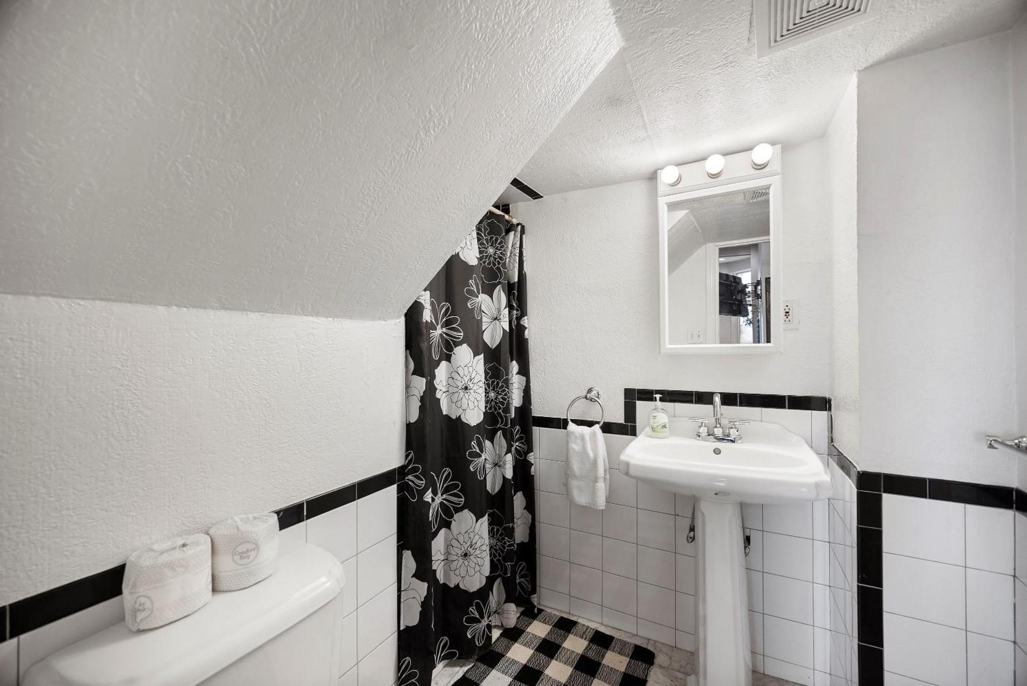 Charming Studio-Panoramic View-Your Pittsburgh Sanctuary Leilighet Eksteriør bilde