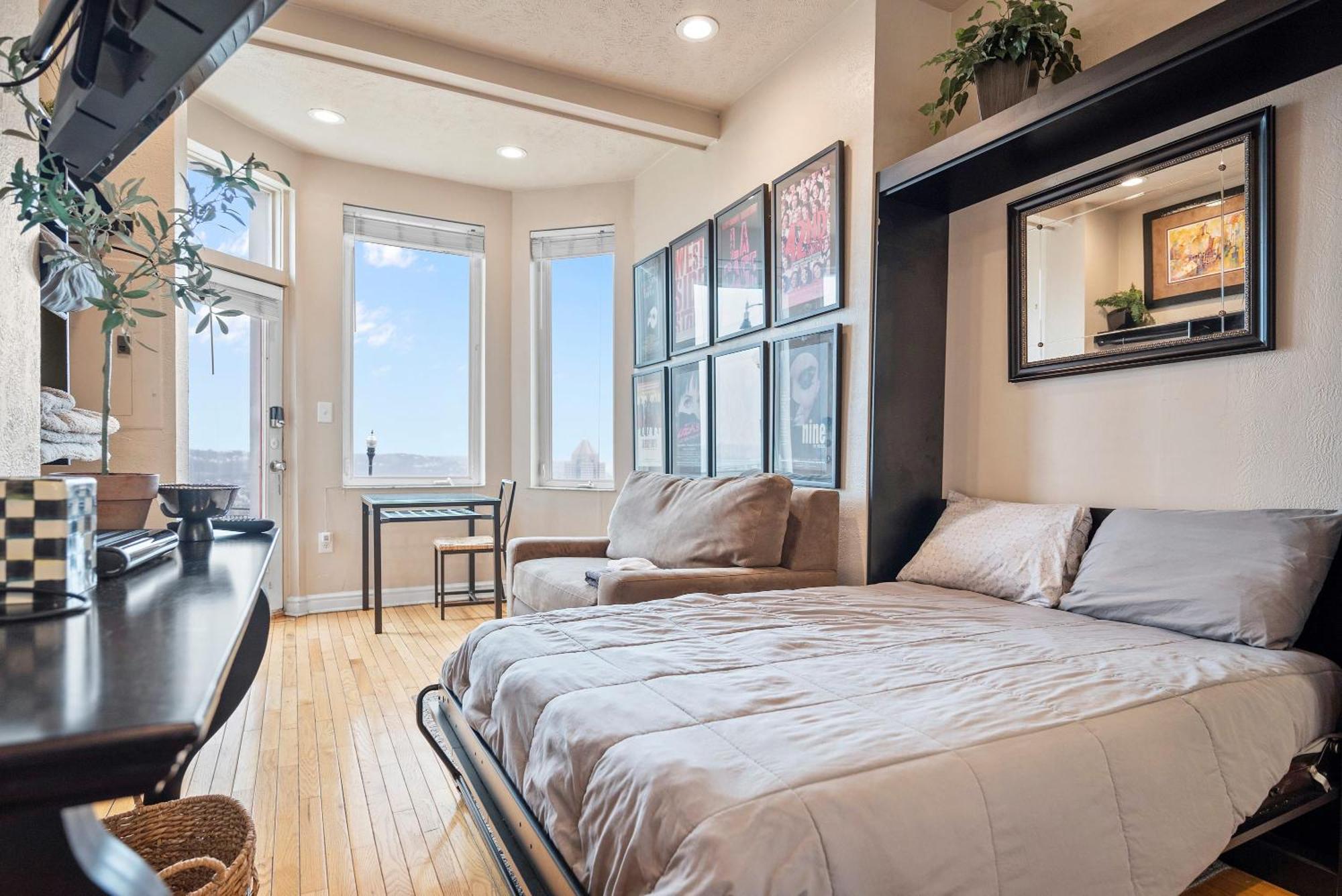 Charming Studio-Panoramic View-Your Pittsburgh Sanctuary Leilighet Eksteriør bilde